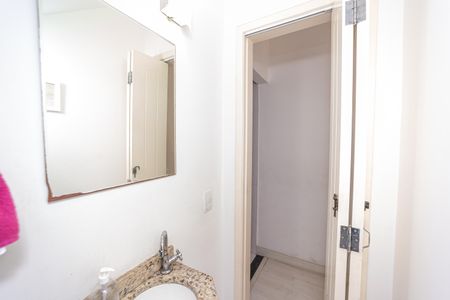 Casa de condomínio à venda com 40m², 2 quartos e 1 vaga Casa de condomínio à venda com 40m², 2 quartos e 1 vagaLavabo