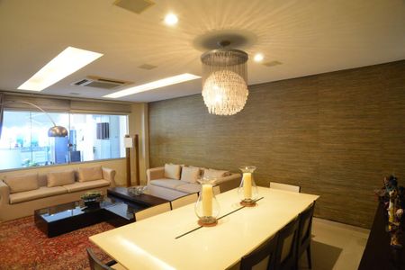 Casa de condomínio à venda com 1350m², 5 quartos e 10 vagas