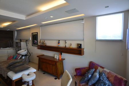 Casa de condomínio à venda com 1350m², 5 quartos e 10 vagas