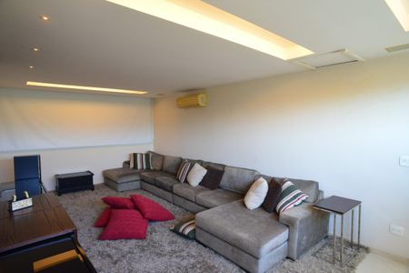 Casa de condomínio à venda com 1350m², 5 quartos e 10 vagas