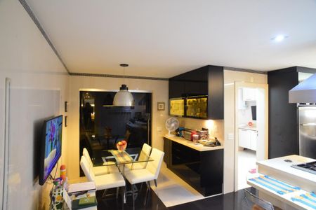 Casa de condomínio à venda com 1350m², 5 quartos e 10 vagas