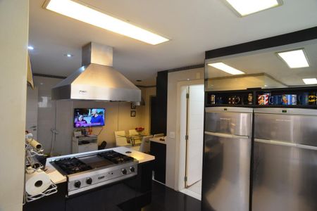 Casa de condomínio à venda com 1350m², 5 quartos e 10 vagas