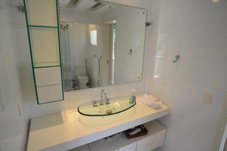 Casa de condomínio à venda com 1350m², 5 quartos e 10 vagas