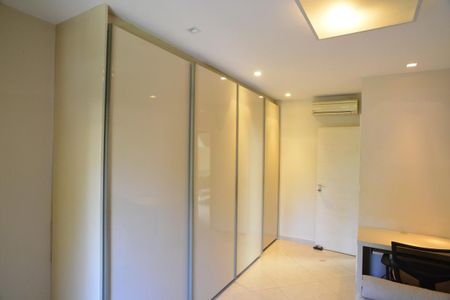 Casa de condomínio à venda com 1350m², 5 quartos e 10 vagas