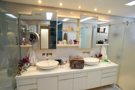 Casa de condomínio à venda com 1350m², 5 quartos e 10 vagas