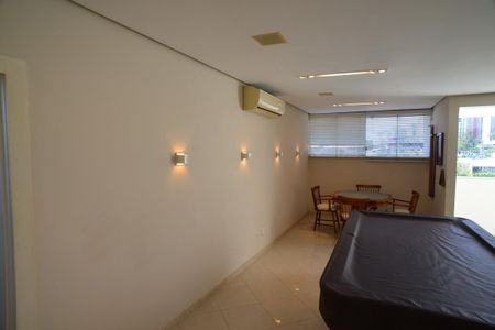 Casa de condomínio à venda com 1350m², 5 quartos e 10 vagas