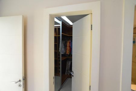 Casa de condomínio à venda com 1350m², 5 quartos e 10 vagas