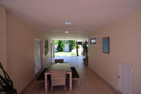 Casa de condomínio à venda com 1350m², 5 quartos e 10 vagas