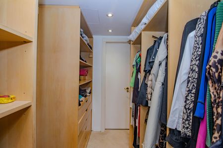 Apartamento para alugar com 180m², 2 quartos e 2 vagas Apartamento para alugar com 180m², 2 quartos e 2 vagasSuíte 2 - Closet