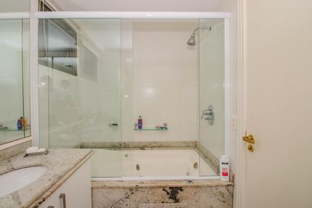 Apartamento para alugar com 180m², 2 quartos e 2 vagas Apartamento para alugar com 180m², 2 quartos e 2 vagasBanheiro 2 da Suíte 2