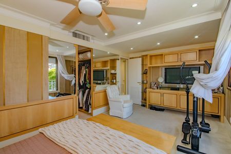 Apartamento para alugar com 180m², 2 quartos e 2 vagas Apartamento para alugar com 180m², 2 quartos e 2 vagasSuíte 2