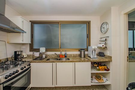 Apartamento para alugar com 180m², 2 quartos e 2 vagas Apartamento para alugar com 180m², 2 quartos e 2 vagasCozinha e Área de Serviço