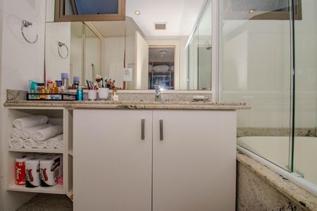 Apartamento para alugar com 180m², 2 quartos e 2 vagas Apartamento para alugar com 180m², 2 quartos e 2 vagasBanheiro 2 da Suíte 2