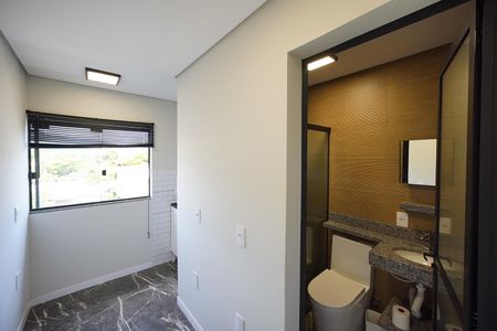 Banheiro de apartamento para alugar com 1 quarto, 30m² em São João do Rio Vermelho, Florianópolis