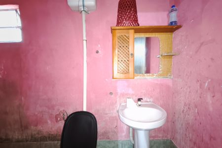 Banheiro de casa à venda com 2 quartos, 500m² em Cidade Satélite Íris, Campinas