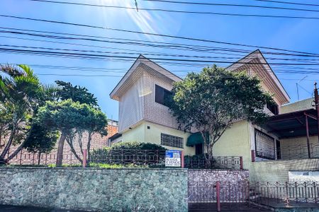 Casa à venda com 172m², 3 quartos e 4 vagasFachada