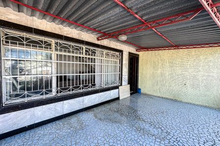 Casa à venda com 172m², 3 quartos e 4 vagasVaranda da Sala
