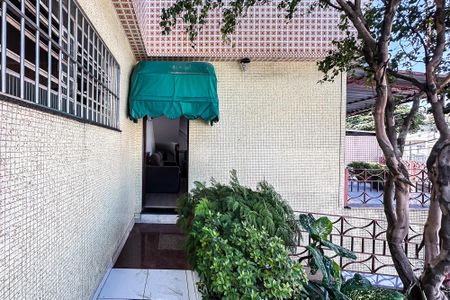 Casa à venda com 172m², 3 quartos e 4 vagasÁrea externa