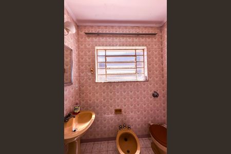 Casa à venda com 172m², 3 quartos e 4 vagasBanheiro