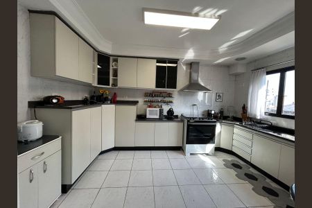 Casa à venda com 3 quartos, 212m² em Vila Humaita, Santo André