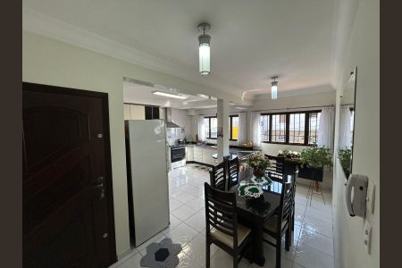 Casa à venda com 3 quartos, 212m² em Vila Humaita, Santo André