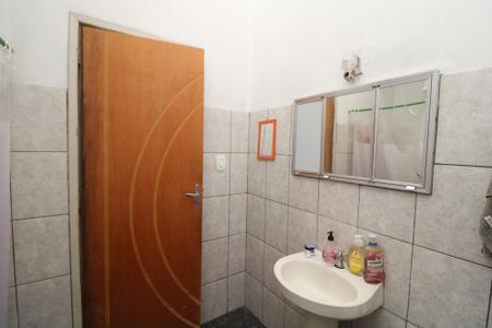 Casa à venda com 102m², 2 quartos e 1 vagaBanheiro