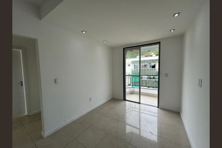 Sala de apartamento para alugar com 2 quartos, 54m² em Jardim Sulacap, Rio de Janeiro