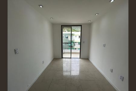 Sala de apartamento para alugar com 2 quartos, 54m² em Jardim Sulacap, Rio de Janeiro