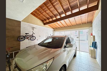 Casa à venda com 173m², 3 quartos e 2 vagas Casa à venda com 173m², 3 quartos e 2 vagasGaragem