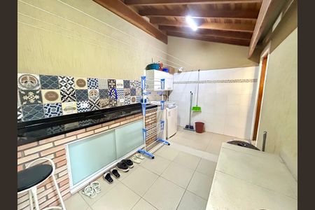 Casa à venda com 173m², 3 quartos e 2 vagas Casa à venda com 173m², 3 quartos e 2 vagasÁrea de Serviço e Churrasqueira