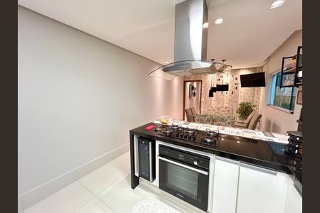 Casa à venda com 173m², 3 quartos e 2 vagas Casa à venda com 173m², 3 quartos e 2 vagasCozinha