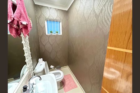 Casa à venda com 173m², 3 quartos e 2 vagas Casa à venda com 173m², 3 quartos e 2 vagasLavabo