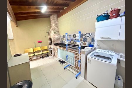 Casa à venda com 173m², 3 quartos e 2 vagas Casa à venda com 173m², 3 quartos e 2 vagasÁrea de Serviço e Churrasqueira