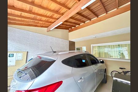 Casa à venda com 173m², 3 quartos e 2 vagas Casa à venda com 173m², 3 quartos e 2 vagasGaragem