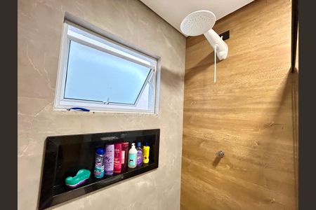 Casa à venda com 173m², 3 quartos e 2 vagas Casa à venda com 173m², 3 quartos e 2 vagasBanheiro 1