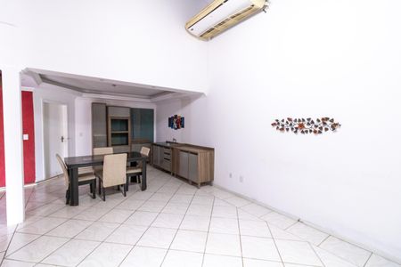 Sala de casa para alugar com 3 quartos, 320m² em Santa Tereza, Porto Alegre