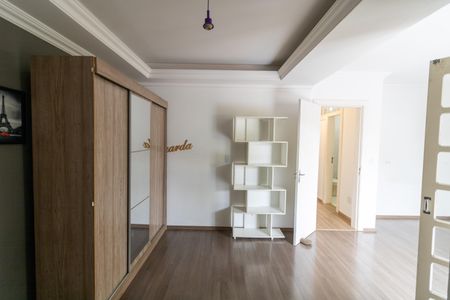 Casa à venda com 200m², 3 quartos e sem vaga Casa à venda com 200m², 3 quartos e sem vagaQuarto 2