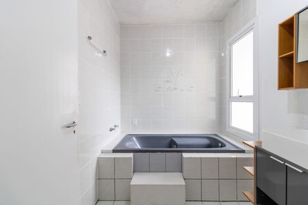 Casa à venda com 200m², 3 quartos e sem vaga Casa à venda com 200m², 3 quartos e sem vagaBanheiro da Suíte