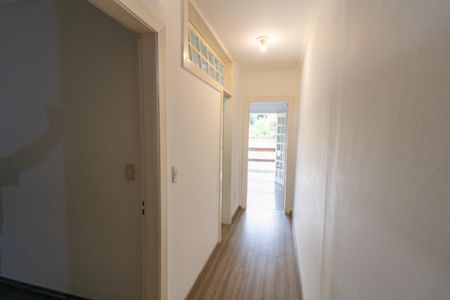 Casa à venda com 200m², 3 quartos e sem vaga Casa à venda com 200m², 3 quartos e sem vagaCorredor