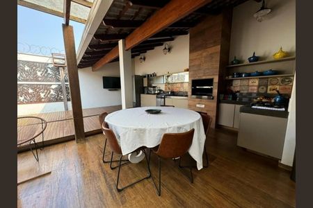 Casa para alugar com 3 quartos, 286m² em Cidade Jardim, Uberlândia