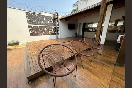 Casa para alugar com 3 quartos, 286m² em Cidade Jardim, Uberlândia