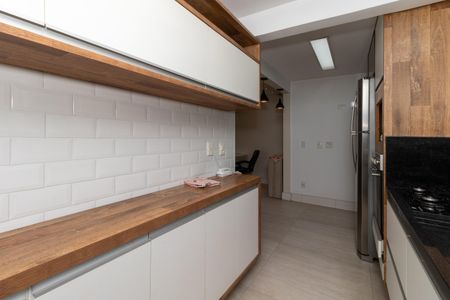 Apartamento à venda com 97m², 2 quartos e 2 vagas Apartamento à venda com 97m², 2 quartos e 2 vagasCozinha