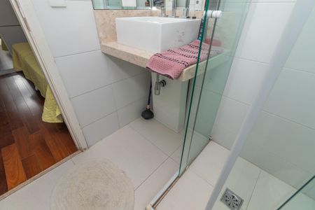 Apartamento à venda com 97m², 2 quartos e 2 vagas Apartamento à venda com 97m², 2 quartos e 2 vagasBanheiro da Suíte 1