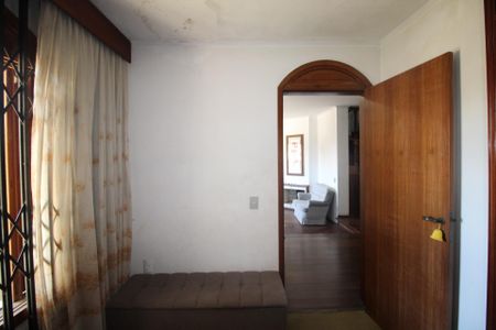 Casa à venda com 435m², 5 quartos e 4 vagasEscritório