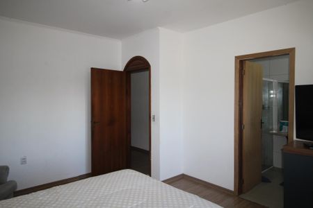 Casa à venda com 435m², 5 quartos e 4 vagasSuíte 1