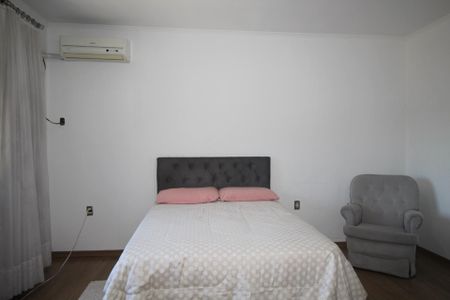 Casa à venda com 435m², 5 quartos e 4 vagasSuíte 1