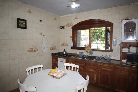 Casa à venda com 435m², 5 quartos e 4 vagasCozinha