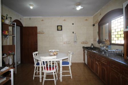 Casa à venda com 435m², 5 quartos e 4 vagasCozinha