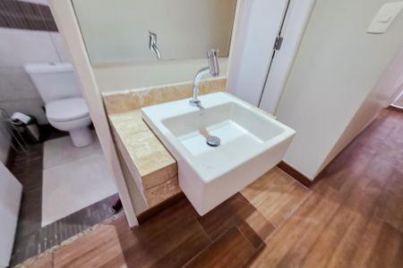 Casa à venda com 121m², 2 quartos e 2 vagas