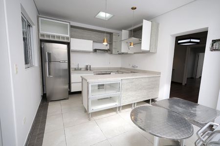 Casa à venda com 121m², 2 quartos e 2 vagasCozinha